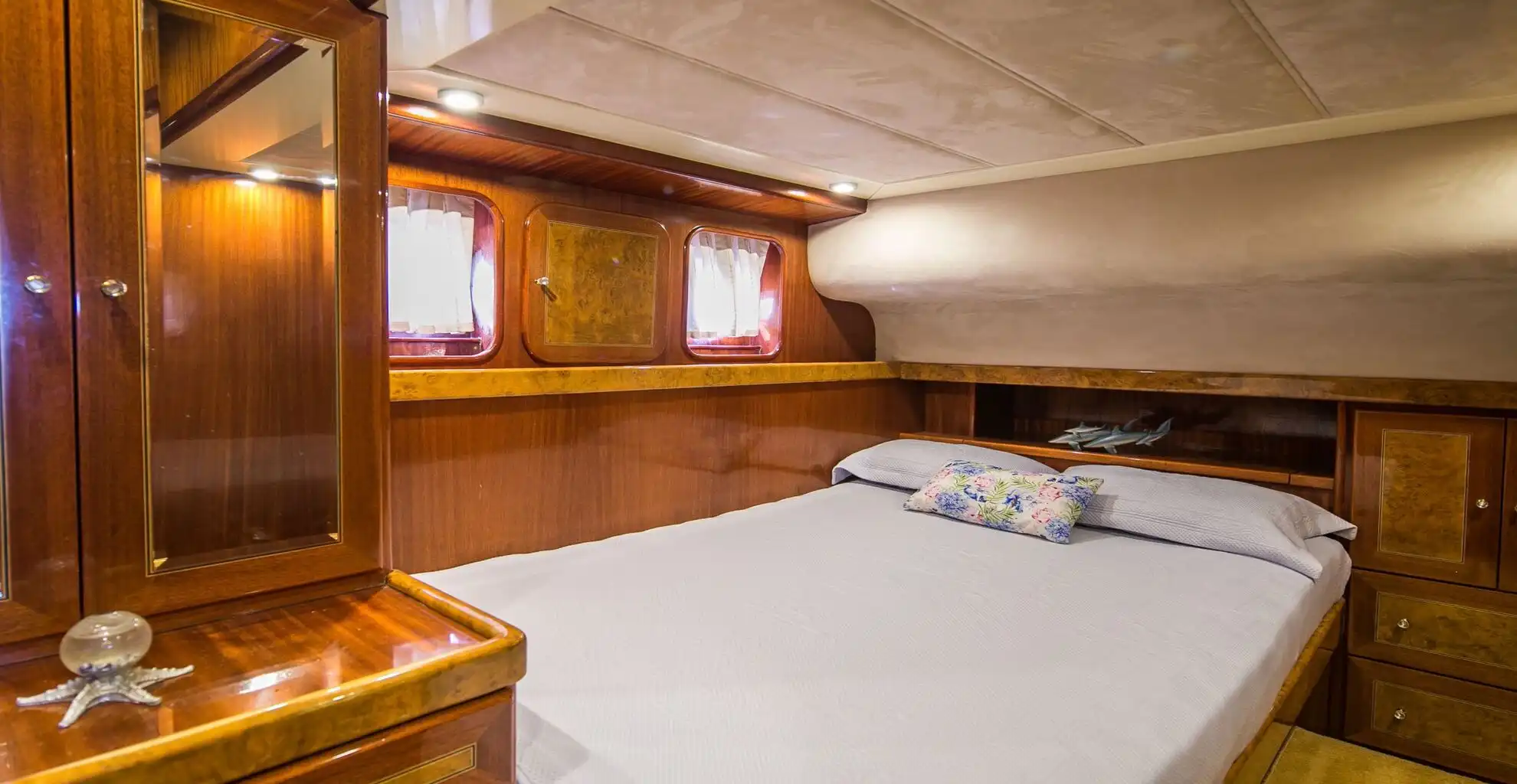 Yacht Moonlight Dela
